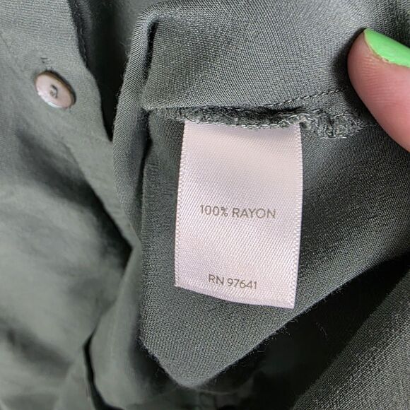 J. JILL Short Sleeve Button Up Green Lightweight Blouse Size Small Tall Neutral - Picture 4 of 6